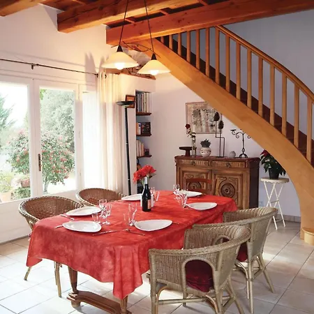 Holiday home 3 Bedroom Awesome In Laven Orgnac-l'Aven