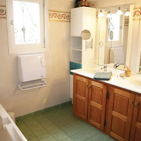 Дом отдыха 3 Bedroom Awesome In Laven *
